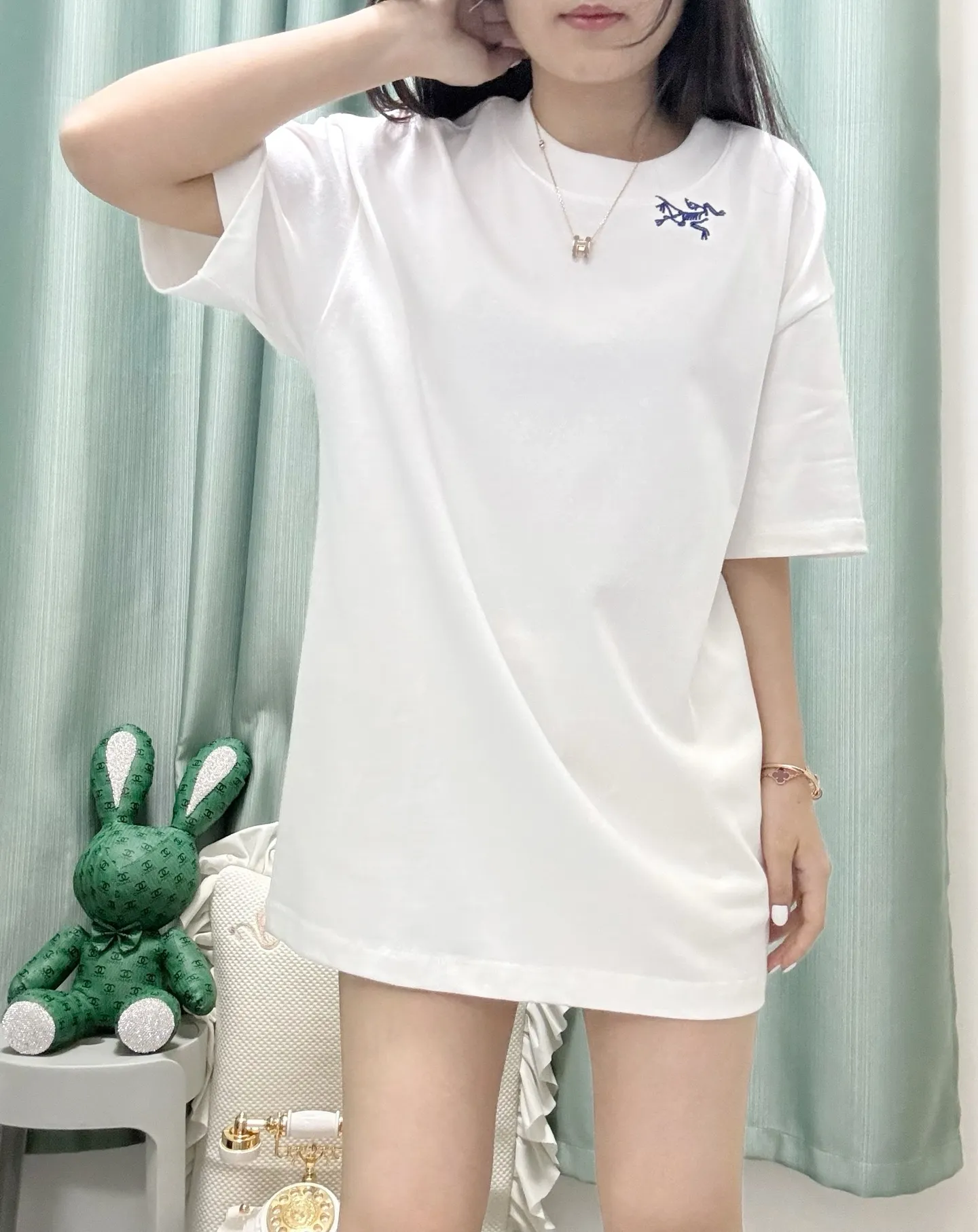 White ， Same Style